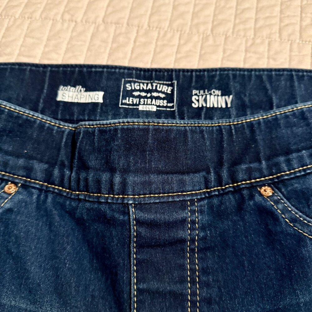 Levi Strauss Signature Gold Totally Shaping Pull On Skinny Jeans Dark Wash 14 - Picture 5 of 8